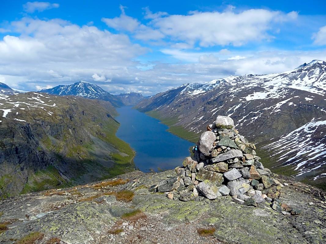 Gjendetunga Utsikt til Gjende, Besseggen og Besshø