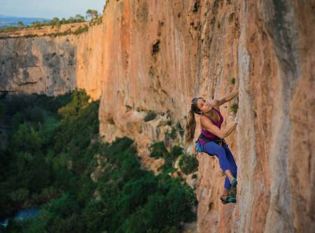VOLDSOMME VEGGER: Rannveig Aamodt på Rim Ram (7c) på feltet El Oasis. Foto: Terje Aamodt