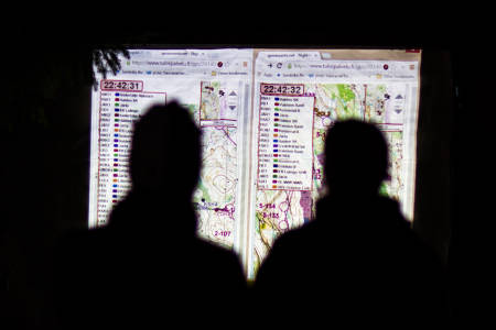 De beste lagene løper med GPS, slik at man kan følge med live fra arenaen.