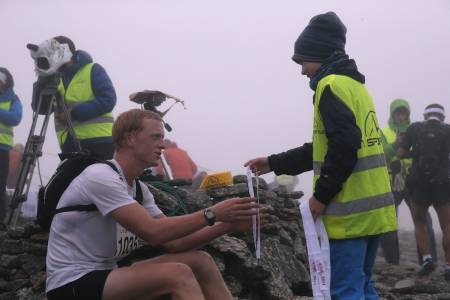 SKISKYTTAR: Johannes Thingnes Bø tok ein sterk åttandeplass i Skåla Opp. – God mental trening, meiner han. Foto: Jørn-Arne Tomasgard