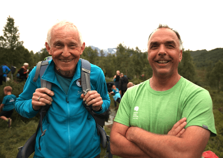 Årets Fjellgeit ble Fred Husøy (t.v). Her sammen med tidligere fjellgeit Øystein Dahle. Foto: Dag Hagen