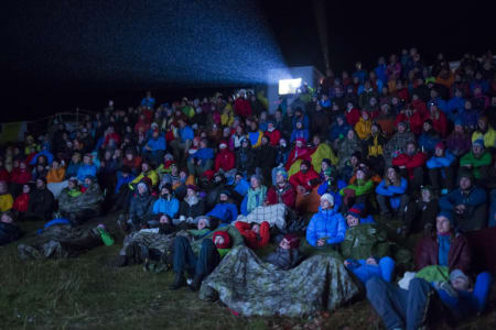 UTEFILM: Fjellfilmfestivalen er klar til start. Foto: Kristine Lindebø