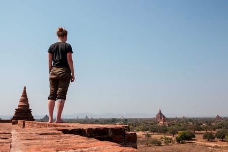 En pagode aleine er kun fordi det er midt på varmeste dagen når ingen andre orker å bevege seg i den stekende solen. Setter du pris på alenetid er ikke stekende sol noe hindring.