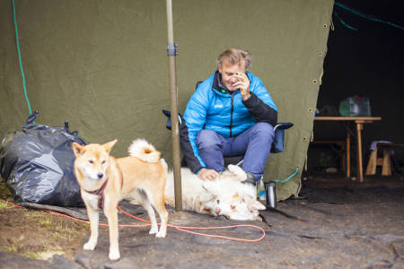 Campstemning for to- og firbeinte. Foto: Marte Stensland Jørgensen