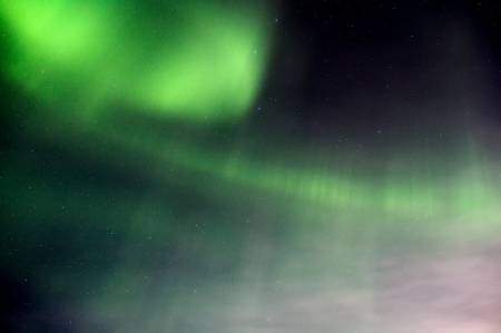 Naturopplevelsene underveis blir ekstra store, alene ute i løypa. I Finnmark er nordlyset fortsatt kraftig i mars. Foto: Kristine Lindebø