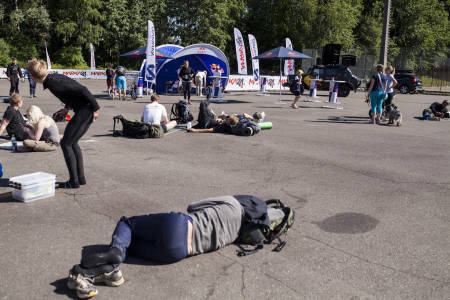 Rundt Sognsvann søndag 14. juni var det ikke vanskelig å peke ut hvem som hadde vært med på Marka24 og ikke. Foto: Marte Stensland Jørgensen