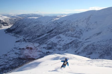 Treningsforholda ligg godt til rette også i Sogndalsdalen. Treningspartnar er det heller ikkje noko å klage på. Mikkel Frodahl leikar seg ned frå dalens store stoltheit, Togga.
