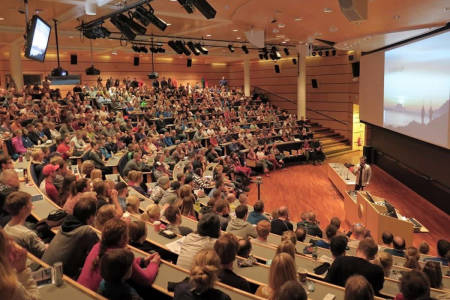 SKREDKVELD: Skredkveldene samler flere hundre personer flere steder i landet. Foto: Espen Nordahl