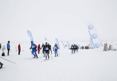 FJELLVETT: Det må stille strengere krav til de som deltar, slik at man vet at de er i stand til å ta vare på seg selv, skriver Arne Nåtedal i åpent brev til Birken-arrangørene, etter helgens avlysing. Her fra fjorårets Birkebeinerrenn. Foto: Birken AS