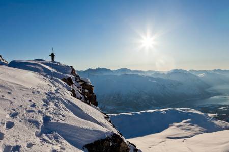HESTESKOTRAVERSEN: En populær tur både sommer og vinter. Ruta går innom toppene Søre Klauva (1356 moh.), Klauva (1512 moh.) Kirketaket (1439 moh.) og gir tilsammen 2100 høydemeter. Foto: Einar Engdal