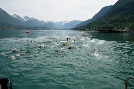 Trollveggen triathlon i Åndalsnes, 14. juli. Fra sykkelsete vil du kunne se fjell som Romsdalshorn, Vengetind, Kongen, Bispen og Dronninga. http://trollveggentriathlon.blogg.no FOTO: Trollveggen Triathlon