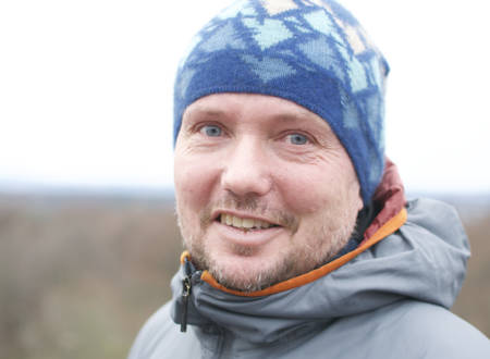MARKUS LANDRØ: – Jeg har enorm kjærlighet til det å være i fjellet. Det å gå inn i det ukjente har en verdi. Jeg setter pris på den usikkerheten, jeg mener det er bra. Men det er mye man kan oppsøke som ikke er livsfarlig, sier Landrø. Foto: Gunhild Aaslie Soldal