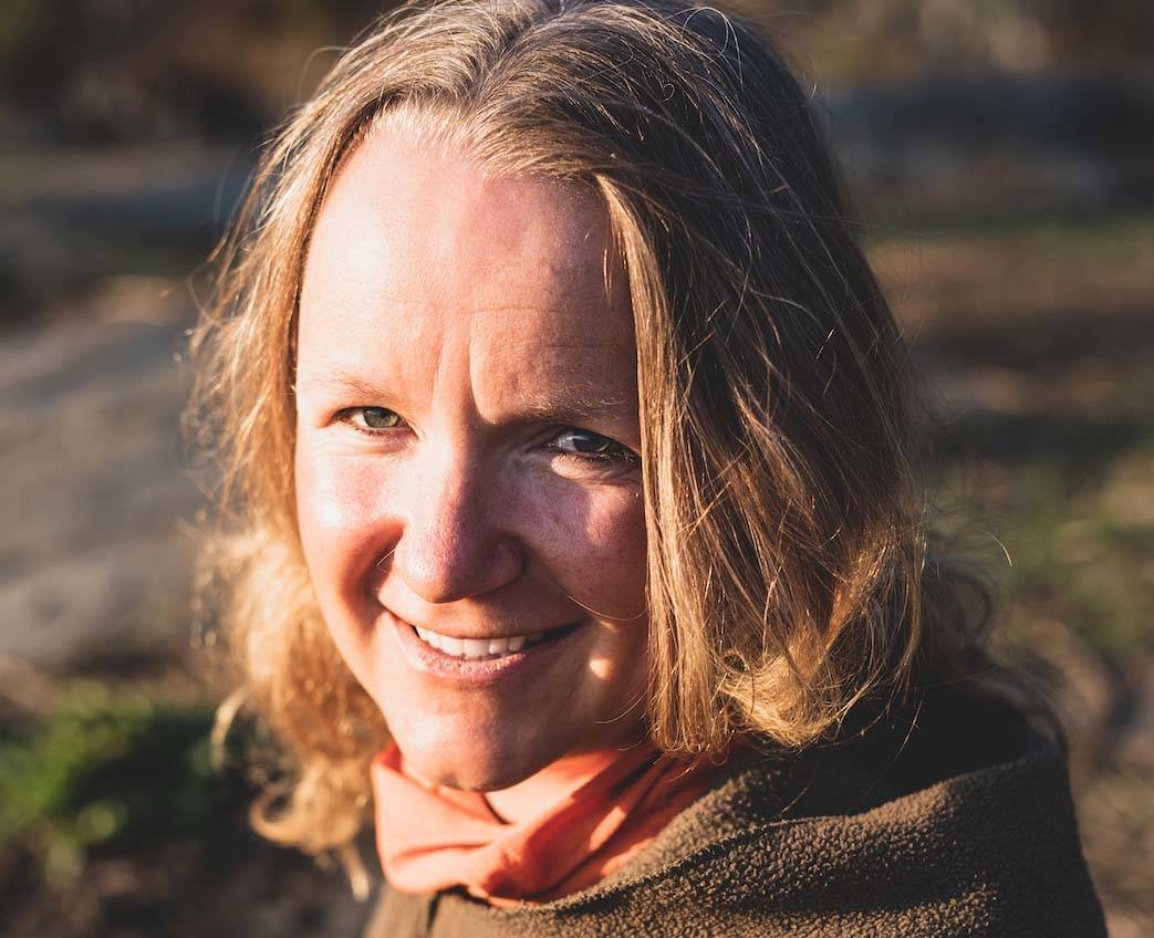 OM MØRKET: – I byen er det ikkje noko problem, men utanfor byen, ute i skogen eller høgt til fjells blir det skummelt, synest Sigri Sandberg. Foto: Line Hårklau
