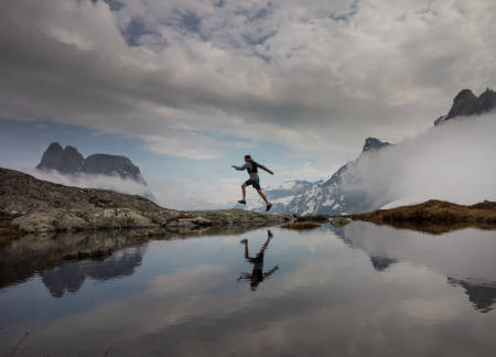 NORAFJELLET: Et lett valg med løpesko. Her er du omgitt av steile, storslagne fjell. Foto: Matti Bernitz Pedersen
