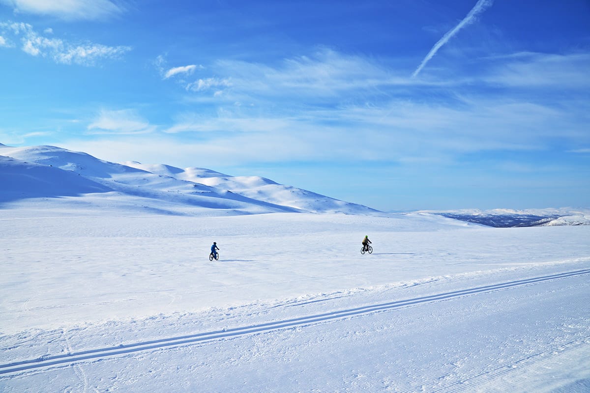 SKAREFØRE: Skal du ha gleden av snø som bærer, kan du ikke vente til langt på dag. Foto: Pia Sjögren