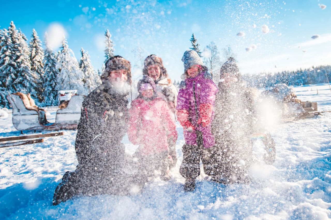 FAMILIEFERIE: Glade barn gir glade voksne. Snø er det nok av i Trysil. Foto: Hans-Martin Nysæther