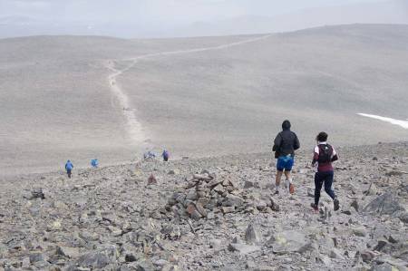 BESSEGGEN: Besseggløpet er Norges eldste fjelløp. De fleste tar turen over Besseggen som en dagstur, med fjellstøvler og sekk. Foto: Gunhild Aaslie Soldal