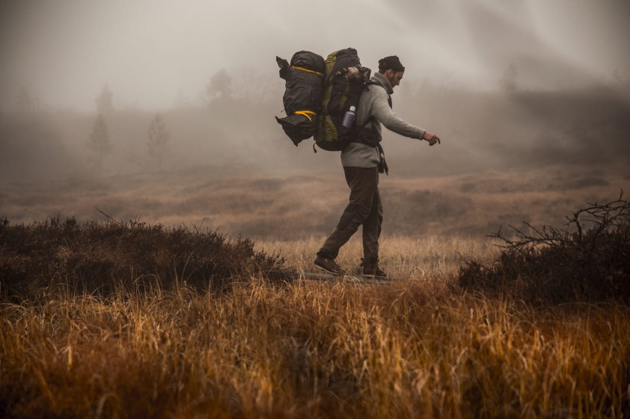 Skodda ligger tjukkere enn bestemors risengrynsgrøt mens vi arbeider oss oppover åsen mot Krøkla, litt øst for Blefjell. Foto: Thomas Svendsen