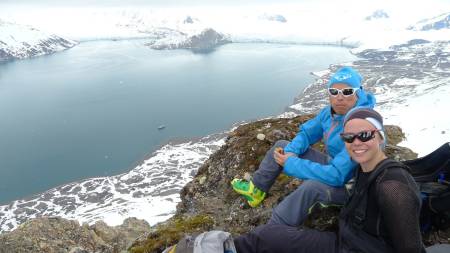 VÅRLIG: Pause på vei opp til en av de lite trafikkerte på Svalbard.
