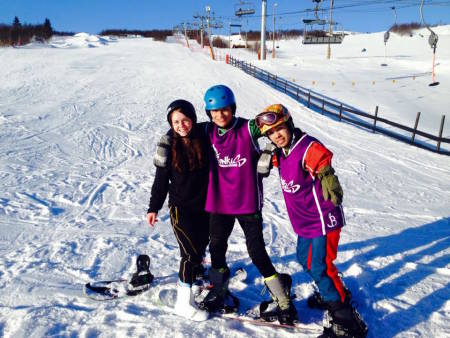 Hayley Ali (UK), Yerson Fabian Castellanos (CO) og Edwin Uriel Gonzalez Cornejo (NI) på snowboard.