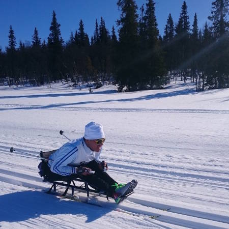 Melvin Cornejo Gomez (SV) har lite erfaring med skigåing, men han er ikke den som gir opp, og gjennomførte 20 km på lørdagens Ridderrenn.