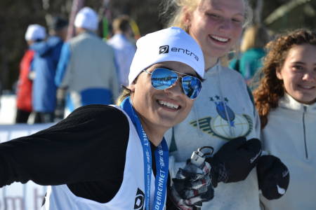 Yerson Fabian Castellanos (CO) er godt fornøyd med innsatsen både i langrenn og skiskyting.