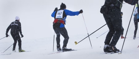 KRAFT I FRASPARK: Watt på watt tråkkes ned i snøen.
