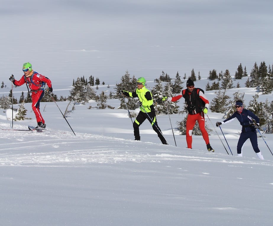 LETT DRIV: Juniorløpere i fin stil på Sjusjøen. Foto: Øyvind Wold