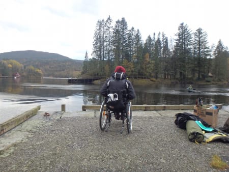 Spent: Melvin Cornejo Gomez skal snart bryne seg på en tre dagers tur med roing, padling, sove i telt og lage mat ute. Foto: Dylan DeMarco