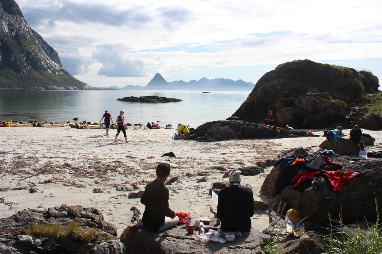 ASKR: Har du aldri opplevd Vesterålen, kan padlefestivalen ASKR være en gyllen anledning. Foto: Arctic Sea Kayak Race