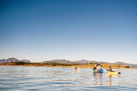 CLEAN UP PADDLING: Dagens fangst vitner om at det er nok søppel å ta av. Foto: Kristian Louis