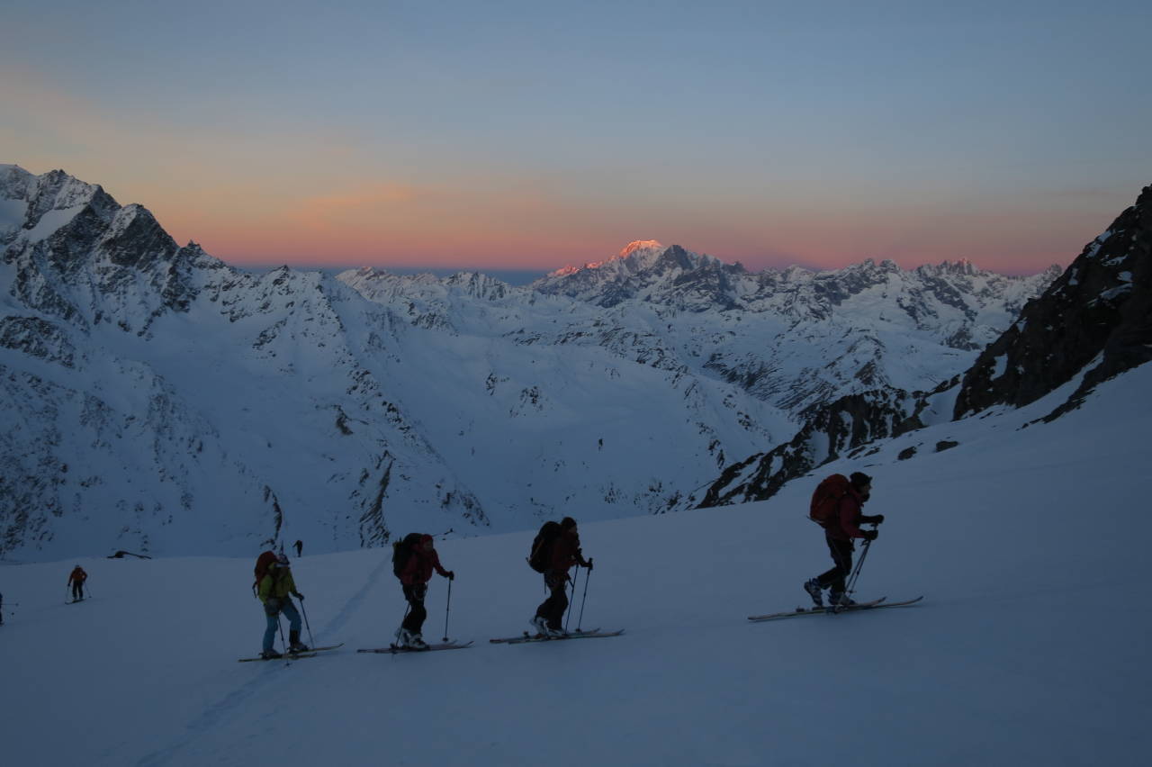 DAGEN GRYR: En god dag for ski inn og ski ut. Foto: Nils Nielsen