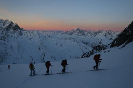 DAGEN GRYR: En god dag for ski inn og ski ut. Foto: Nils Nielsen