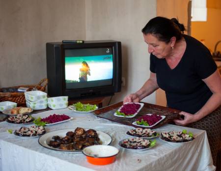 MATLAND: Til bords i Georgia. Foto: Hans Aage