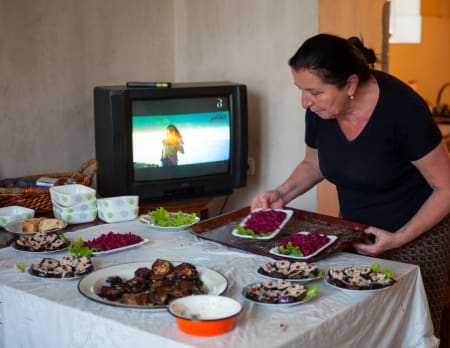 MATLAND: Til bords i Georgia. Foto: Hans Aage