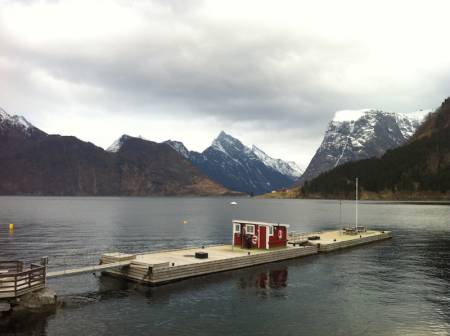 SLOGEN: Kjempen i Sunnmørsalpene har hatt mer snø, men er alltid et vakkert syn.