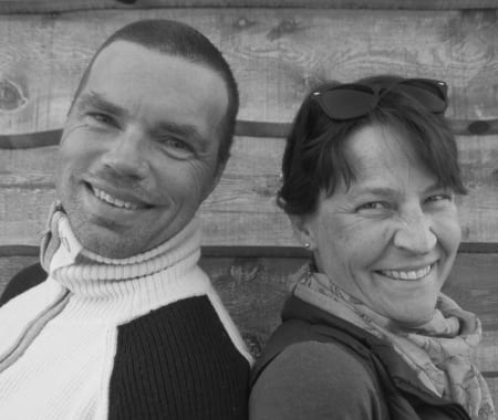 BOKAKTUELLE IGJEN: Julia og Morten Helgesen har en hobby som holder dem gående. De samler på fjelltopper. Sammen driver de Glittertind Forlag. Foto: Gunhild Aaslie Soldal