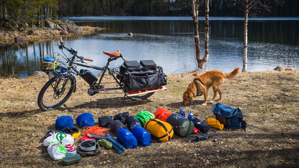 Longtailsykkelen og all bagasjen artikkelforfatteren fikk med seg inn i Marka. Foto: Geir Anders Rybakken Ørslien