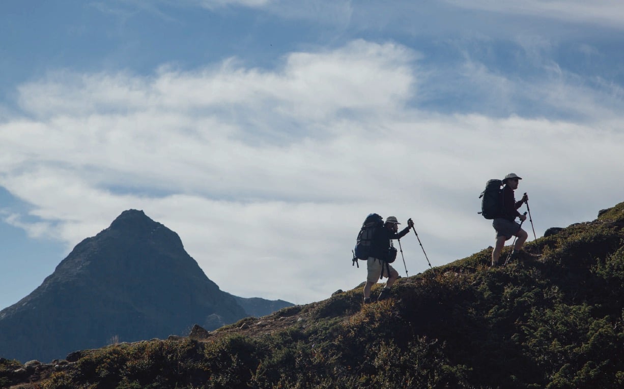 FØRSTEINNTRYKK: Våre irske venner er imponert over det dramatiske landskapet gjennom Jotunheimen. Foto: Kieran Kolle