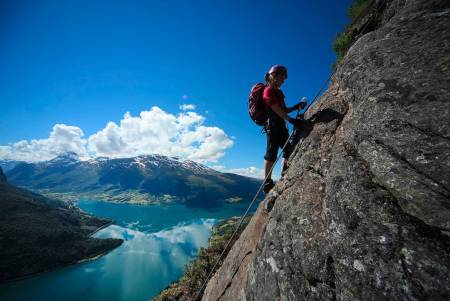 MINDRE BRATT: Via Ferrata Loen var en av de første og største Via Ferrata-rutene i Norge Foto: Matti Bernitz Pedersen