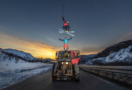 SKIHOPP: Når fant du sist på noe gøy? Foto: Audun Rikardsen