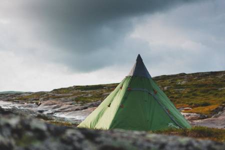 TEST AV LAVVO: Med lavvo har du en god base for tur. Foto: Kristoffer H. Kippernes