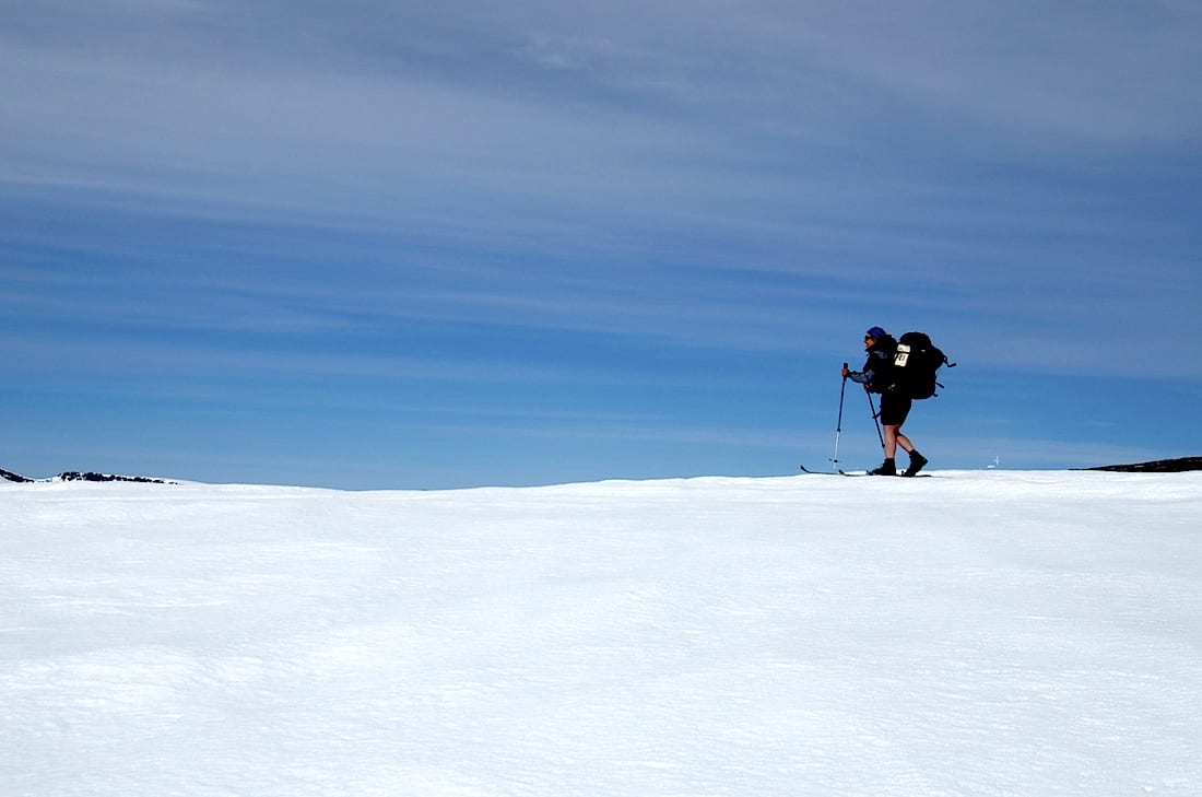 BÅDE GLID OG FESTE: Sliter du med å finne riktig smørning til skituren, eller er klar for bedre glid enn du kan få med feller? En smørefri fjellski kan være redningen. Foto: Ida Eri Sørbye
