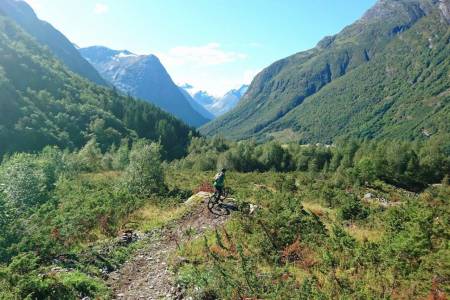 STISYKLING I NORDFJORD: Fra Napen tidligere i år. Foto: Fred Syversen