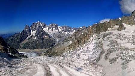 OPPVARMES: Stein- og issprang er et stadig økende risikomoment i Mt. Blanc. Bilde: Alessandro Borgogno