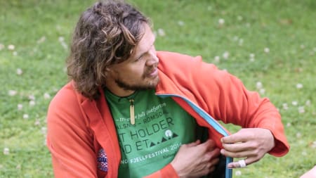 VÆR FORBEREDT: Lege Erling Rosenstrøm tipser om personlig hygiene på reiser til fjerne strøk, og at sprit på lomma kan gjøre forskjellen på en tur med eller uten sykdom.