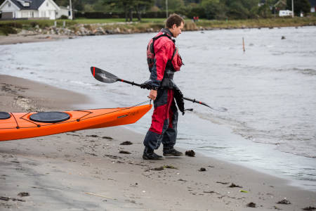 SANDSTRAND: Er du helt sikker på at du har sjøsettings-teknikken i orden? Det er nemlig mye å tenke på. Bilde: Christian Nerdrum