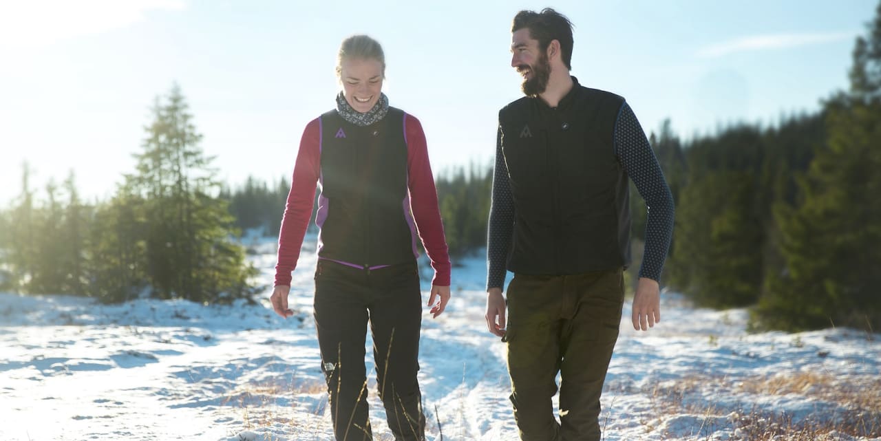 KLÆR MED STRØM: Gode klær gjøre det mulig å ha glede av de kaldeste dagene. Har du lett for å fryse, finnes det en rekke klær med innebygde varmeelementer. Denne vesten fra norske Heat Experience ble lansert tidligere i år. FOTO: Torbjørn Buvarp