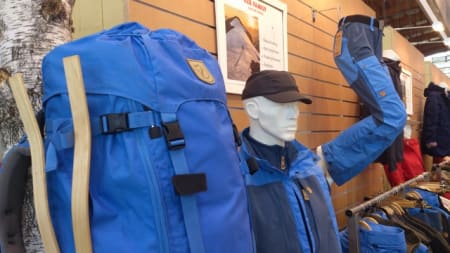 Alt trenger ikke være superlett og i plastmaterialer. Fjällrevens klassiske stil er mer populær enn noensinne.